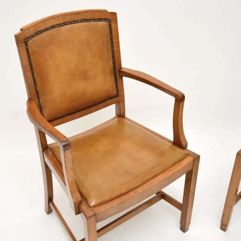 Pamono Art Deco Carver Armchairs in Walnut and Leather, 1930s, Set of 2> Lounge Chairs & Armchairs