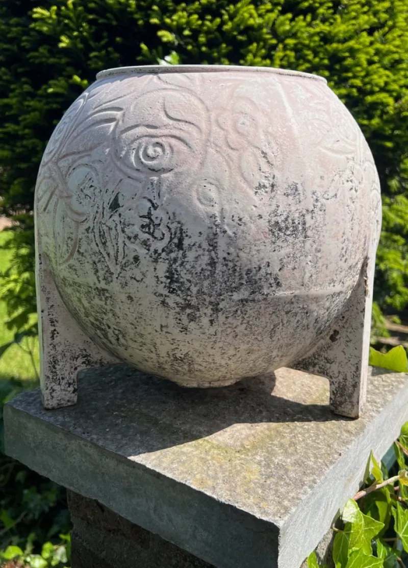 Pamono Art Deco Cast Iron Garden Planter from Deville & Cie, 1920s> Planters And Jardiniere