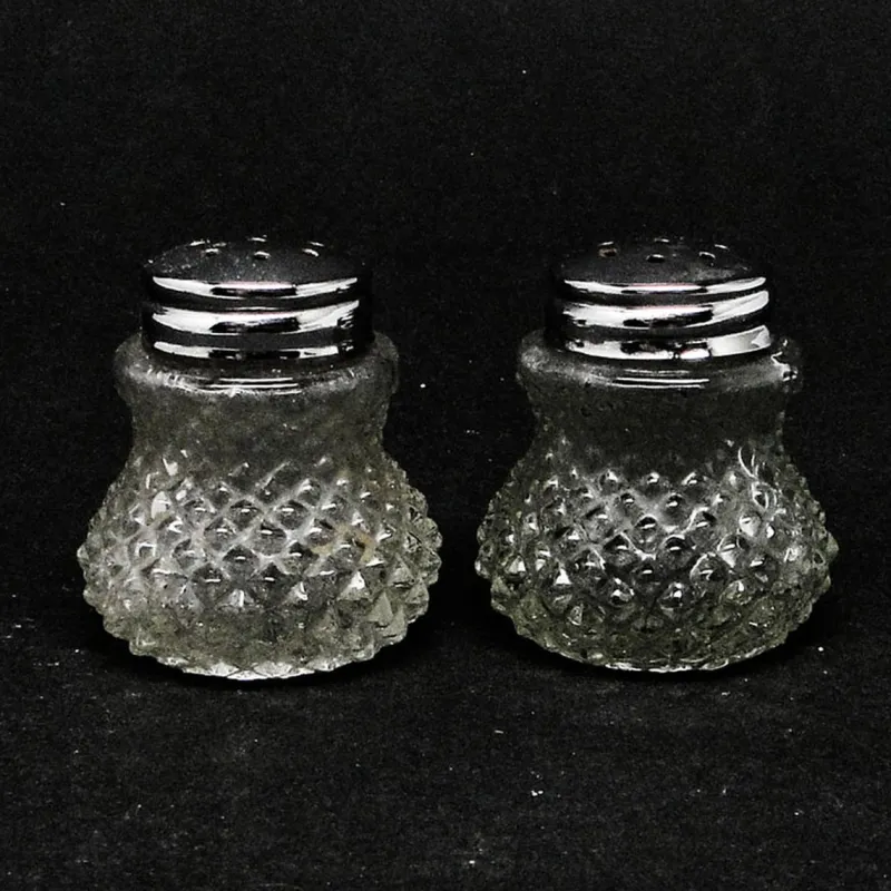 Pamono Art Deco Crystal Set of Salt Holder, United Kingdom, 1950s, Set of 2> Salt & Pepper Shakers