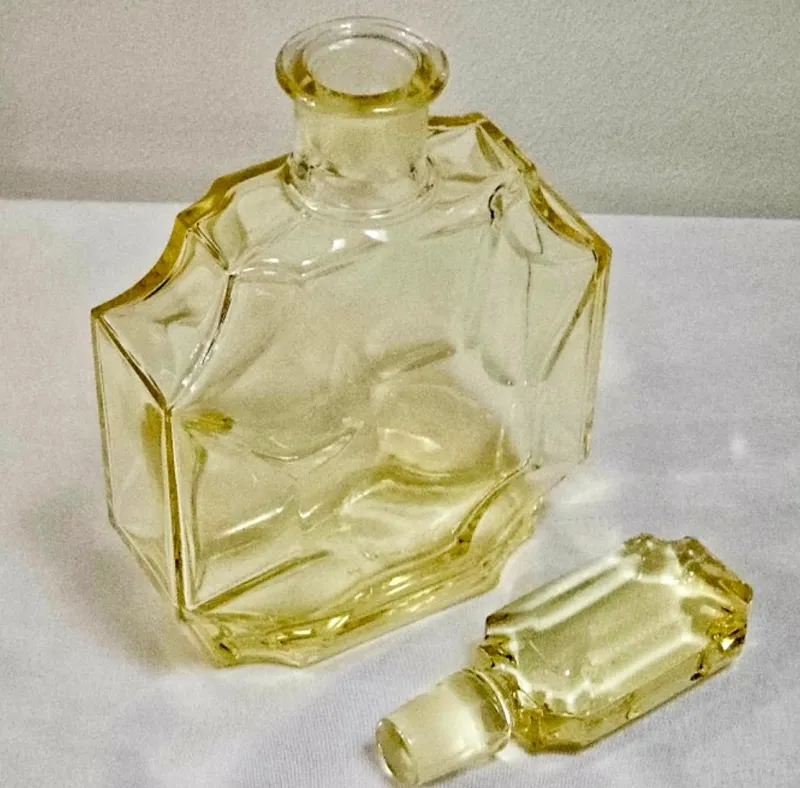 Pamono Art Deco Decanter Set in Yellow Glass by Moser/Bohemia, Czech, 1920s> Glassware