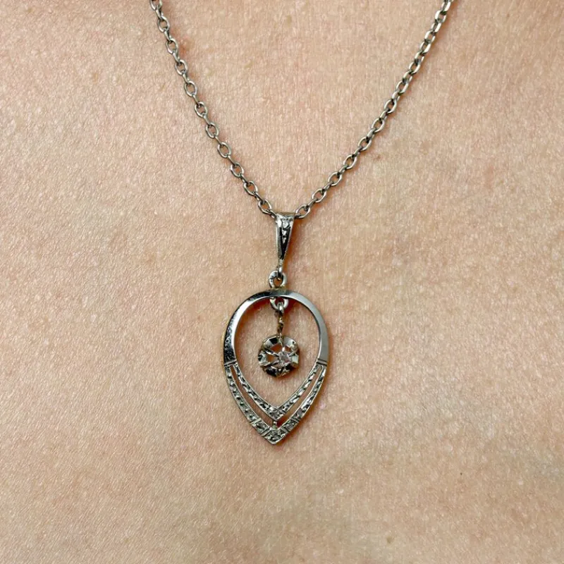 Pamono Art Deco Diamonds 18 Karat White Yellow Gold Pendant, 1920s> Necklaces