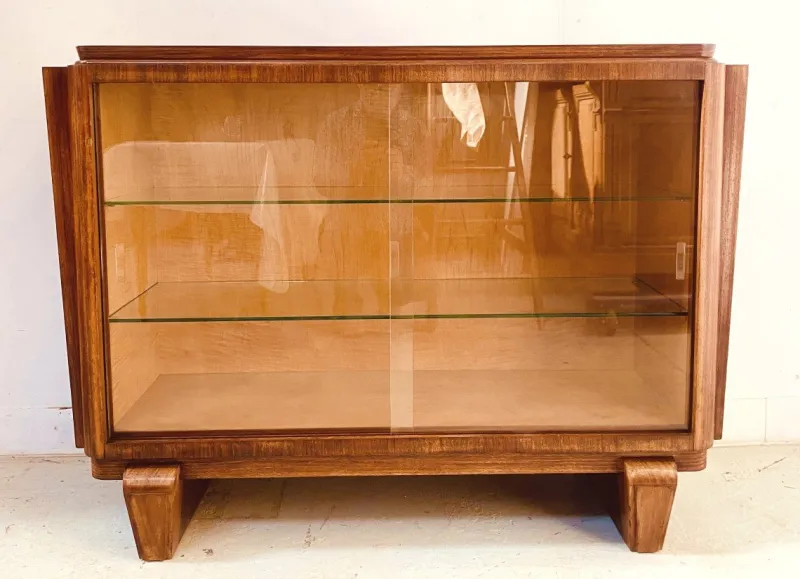 Sale Pamono Art Deco Display Case in Mahogany and Veneer