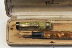 Pamono Art Deco Duofold Marbleised Fountain Pen & Pencil Set in Original Parker Box from Parker, 1930s, Set of 2><noscript><img width=