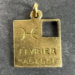 Pamono Art Deco February Wisdom Pisces Flag Charm Pendant in 18 Karat Yellow Gold and Enamel, 1920s><noscript><img width=