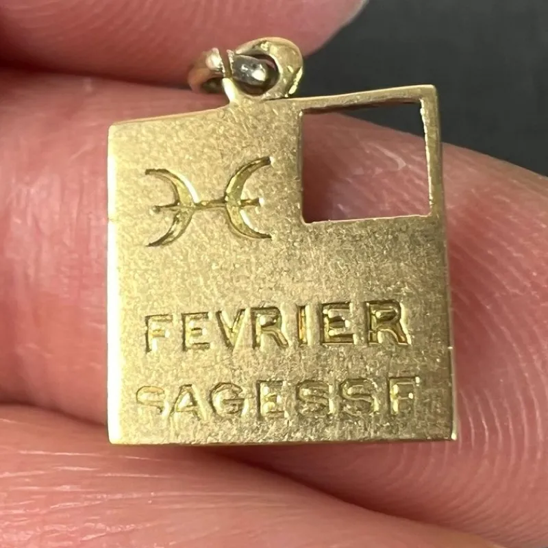 Pamono Art Deco February Wisdom Pisces Flag Charm Pendant in 18 Karat Yellow Gold and Enamel, 1920s> Necklaces