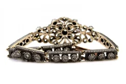 Pamono Art Deco Gold and Silver Bracelet with Central Brilliant-Cut Diamond and Diamond Chips> Bracelets