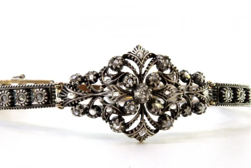 Pamono Art Deco Gold and Silver Bracelet with Central Brilliant-Cut Diamond and Diamond Chips> Bracelets