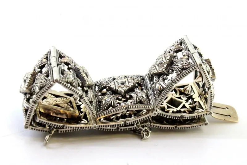 Pamono Art Deco Gold and Silver Articulated Bracelet with Brilliant-Cut Diamonds and Flakes> Bracelets