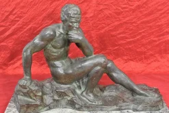 Pamono Art Deco Male Figure of Seated Man, 20th Century, Bronze> Art Deco