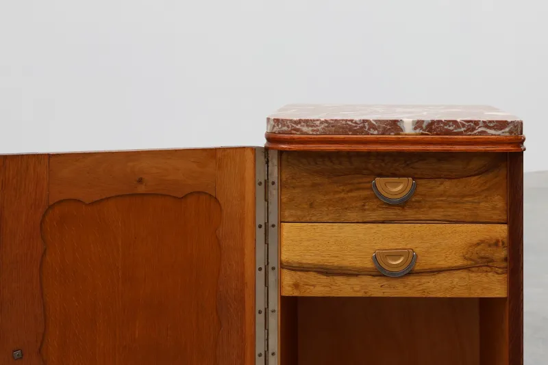 Pamono Art Deco Nightstands in Oak with Marble Tops, France, 1920s, Set of 2> Nightstands