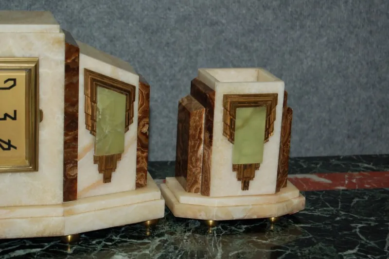 Pamono Art Deco Pendulum in Onyx and Gilded Bronze, 1930s, Set of 3> Clocks