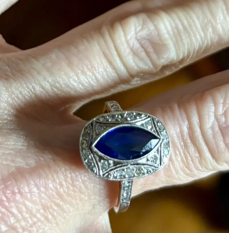 Outlet Pamono Art Deco Ring of Blue Sapphire and Diamonds Mounted in Platinum, 1925