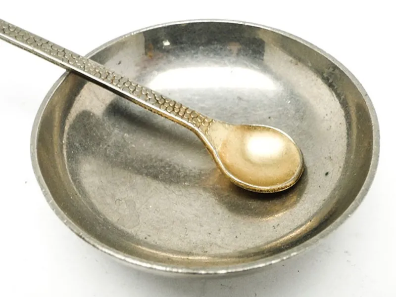 Pamono Art Deco Salt Holder with Spoon, Germany, 1930s, Set of 2> Salt & Pepper Shakers