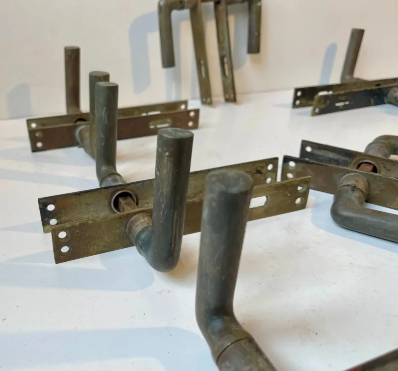 Pamono Art Deco Scandinavian Door Handles in Brass, 1930s, Set of 8> Architectural Elements