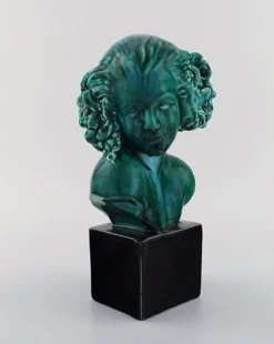 Pamono Art Deco Sculpture of Young Woman by Maxime Real del Sarte for Sevres, 1930s> Art Deco