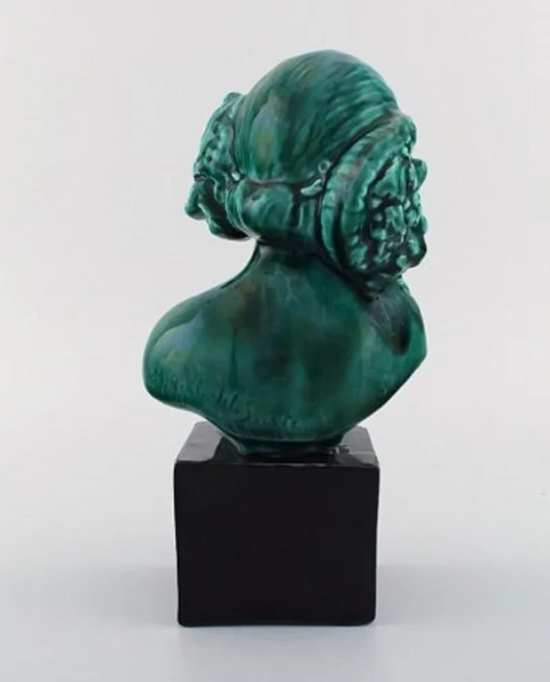 Pamono Art Deco Sculpture of Young Woman by Maxime Real del Sarte for Sevres, 1930s> Art Deco