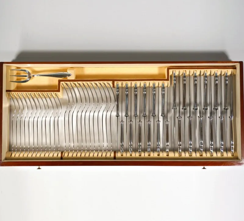 Pamono Art Deco Silver Cutlery Set for 12 in Showcase attributed to Bruckmann &Sons Germany, 1920s, Set of 140> Cutlery & Serving Utensils