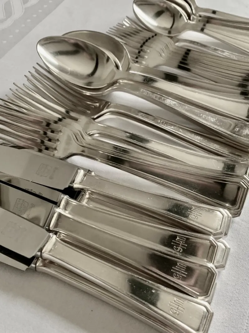 Pamono Art Deco Silver-Plated Cutlery Set with GHM Monogram from Wiskemann, Belgium, 1935, Set of 40> Cutlery & Serving Utensils