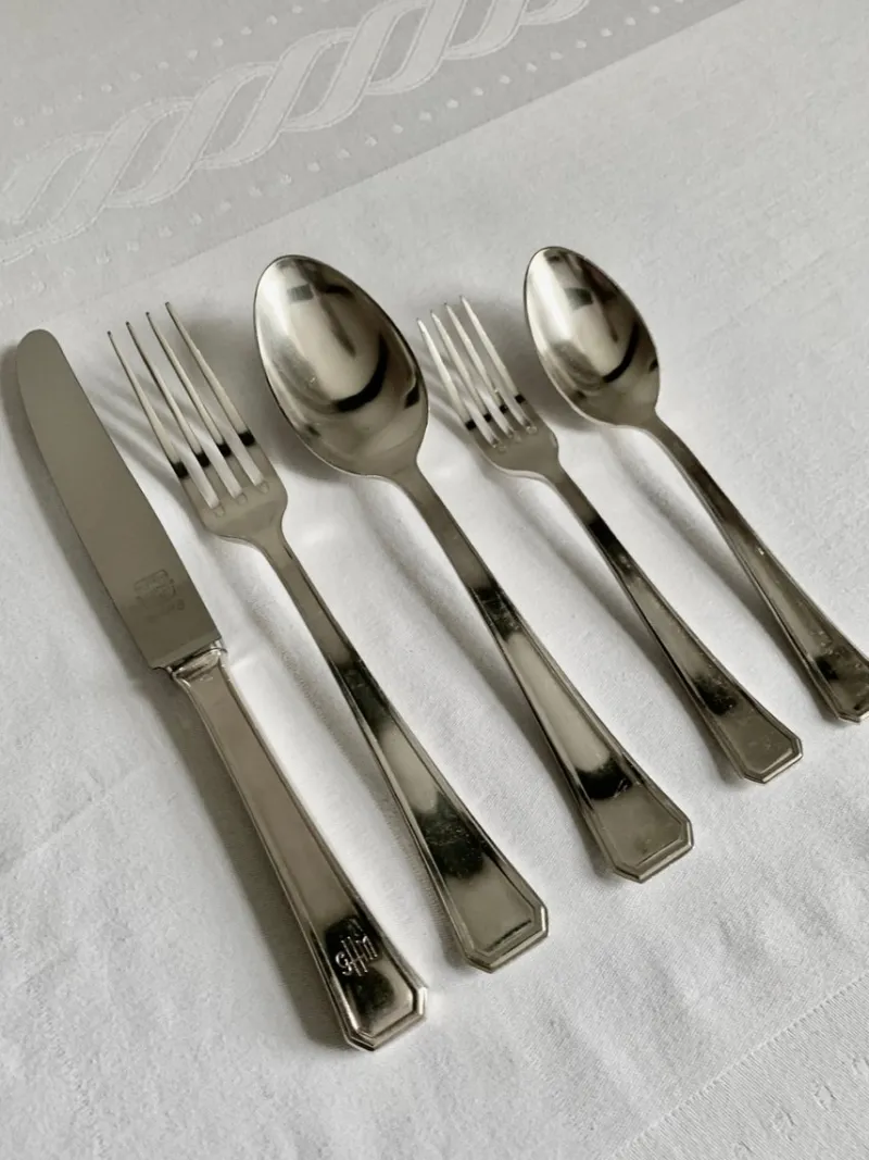 Pamono Art Deco Silver-Plated Cutlery Set with GHM Monogram from Wiskemann, Belgium, 1935, Set of 40> Cutlery & Serving Utensils