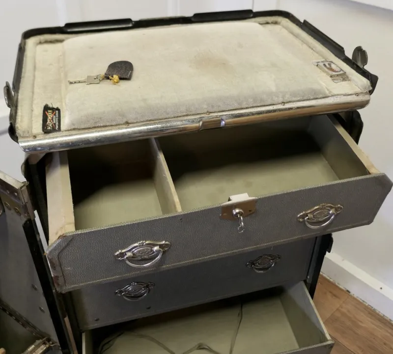 Pamono Art Deco Steamer Trunk by Hartman Luggage Co., 1890s> Trunks Crates & Baskets