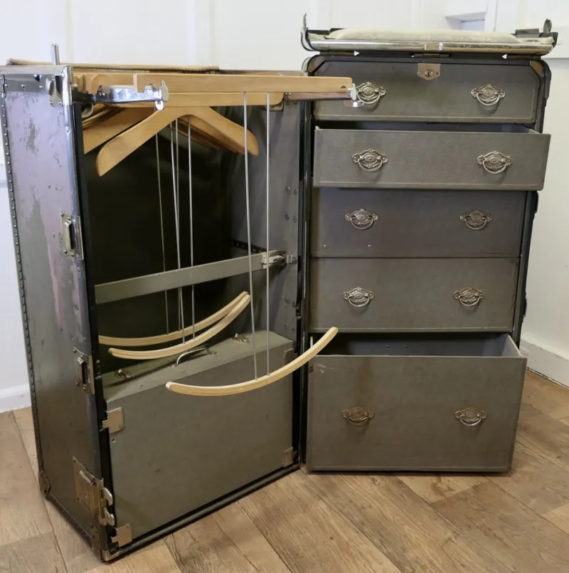 Pamono Art Deco Steamer Trunk by Hartman Luggage Co., 1890s> Trunks Crates & Baskets