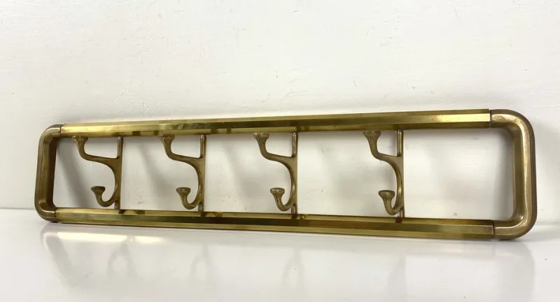 Pamono Art Deco Style Brass Coat Rack With Foldable Hooks, Austria, 1940s> Racks, Hooks & Valets