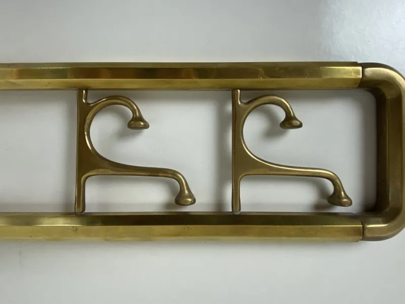 Pamono Art Deco Style Brass Coat Rack With Foldable Hooks, Austria, 1940s> Racks, Hooks & Valets