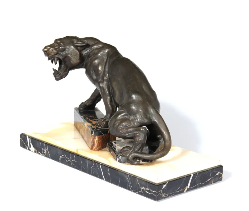 Pamono Art Deco Tiger, 1930, Patinated Bronze on Marble and Onyx> Art Deco