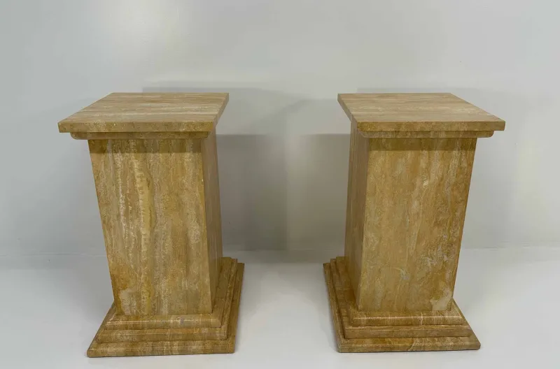 Pamono Art Deco Travertine Columns, 1940s, Set of 2> Pedestals And Columns