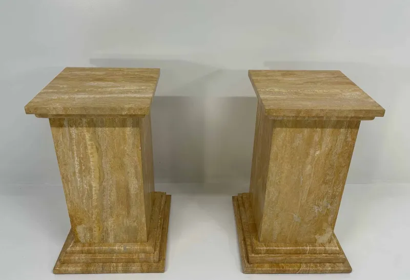 Pamono Art Deco Travertine Columns, 1940s, Set of 2> Pedestals And Columns