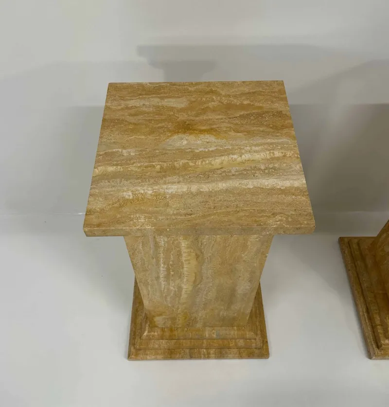 Pamono Art Deco Travertine Columns, 1940s, Set of 2> Pedestals And Columns
