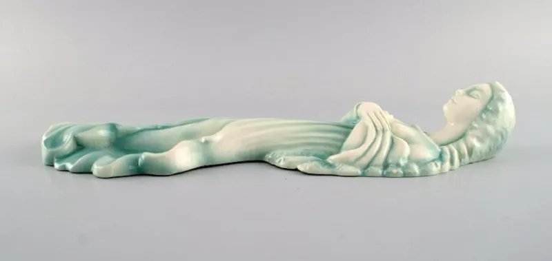 Pamono Art Deco Wall Figure in Glazed Ceramics Madonna Wall Figure from Goldscheider, Austria> Art Deco