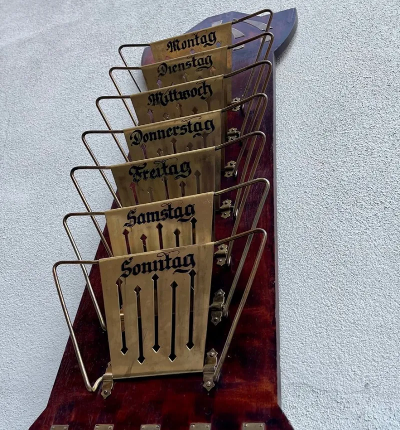 Pamono Art Deco Wall Mounted Magazine Rack, Germany, 1920s> Magazine Racks