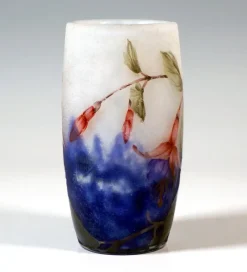Sale Pamono Art Nouveau Fuchsia Cameo Vase from Daum Nancy, France, 1910s