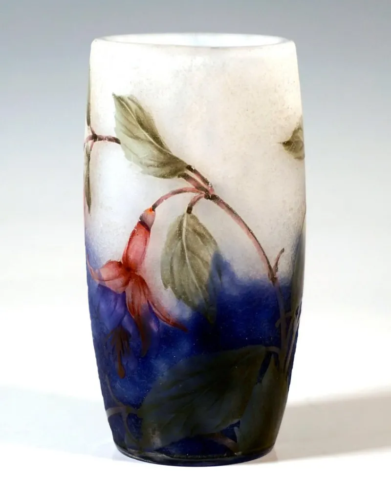Sale Pamono Art Nouveau Fuchsia Cameo Vase from Daum Nancy, France, 1910s
