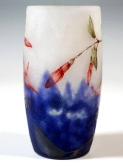 Sale Pamono Art Nouveau Fuchsia Cameo Vase from Daum Nancy, France, 1910s