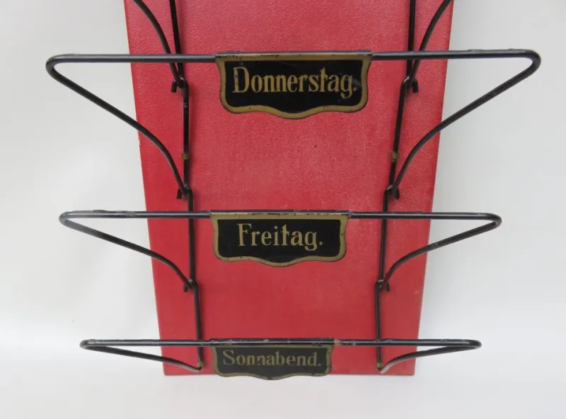 Pamono Art Nouveau Wall Newspaper Stand in Metal Bordeau Red, Black & Gold, 1890s> Magazine Racks