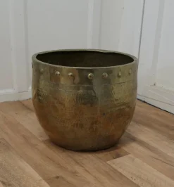 Pamono Arts and Crafts Brass Riveted Jardiniere, 1880s> Planters And Jardiniere