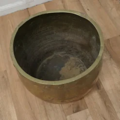 Pamono Arts and Crafts Brass Riveted Jardiniere, 1880s><noscript><img width=