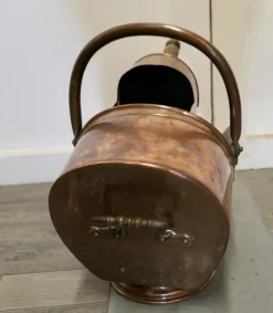 Sale Pamono Arts and Crafts Copper Helmet Coal Scuttle, 1880