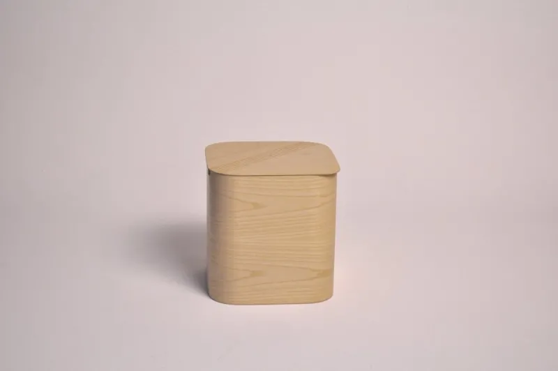 Pamono Ash Wood Laundry Basket with Flexible Lid by Villahomecollection> Trunks, Crates & Baskets