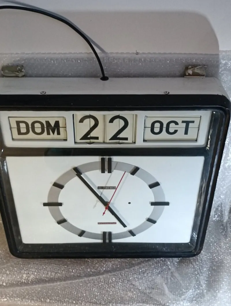 Pamono Automatic Calendar Auto-20 Watch from Twemco, 1970> Clocks