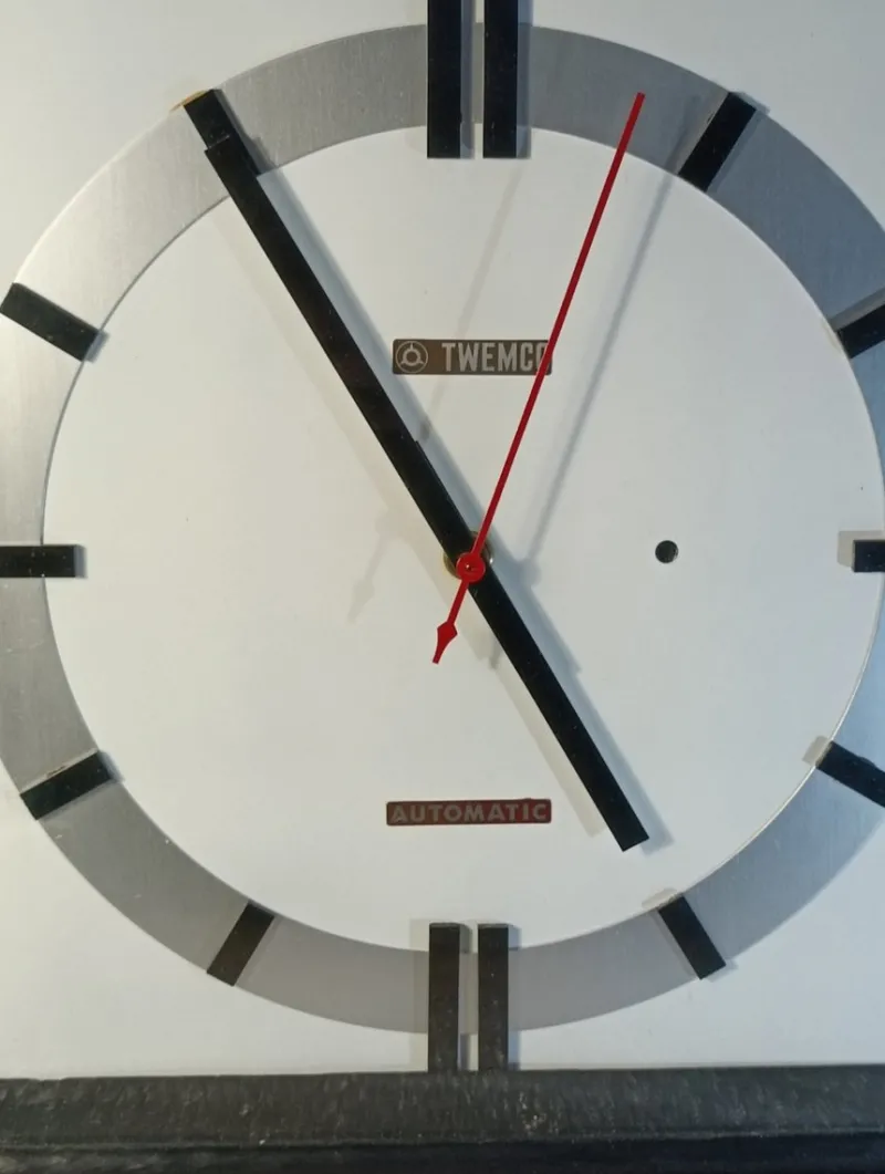 Pamono Automatic Calendar Auto-20 Watch from Twemco, 1970> Clocks