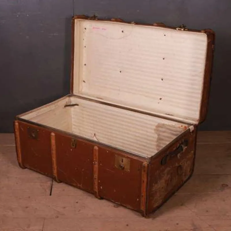 Pamono Banded Cabin Trunk, 1890s> Trunks Crates & Baskets