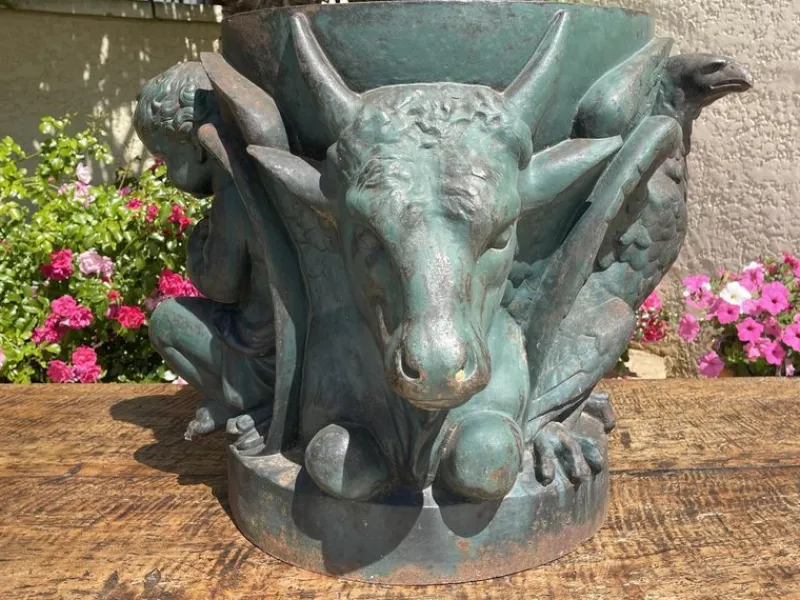 Pamono Baptismal in Cast Iron> Garden Tables
