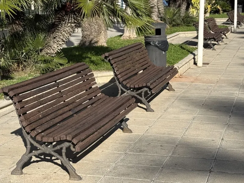 Pamono Barcelona Bench in Cast Iron and Wood, 1950s> Benches