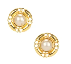Pamono Baroque Clip-on Earrings with Ivory Imitation Pearls from Chanel, 1980s, Set of 2> Earrings