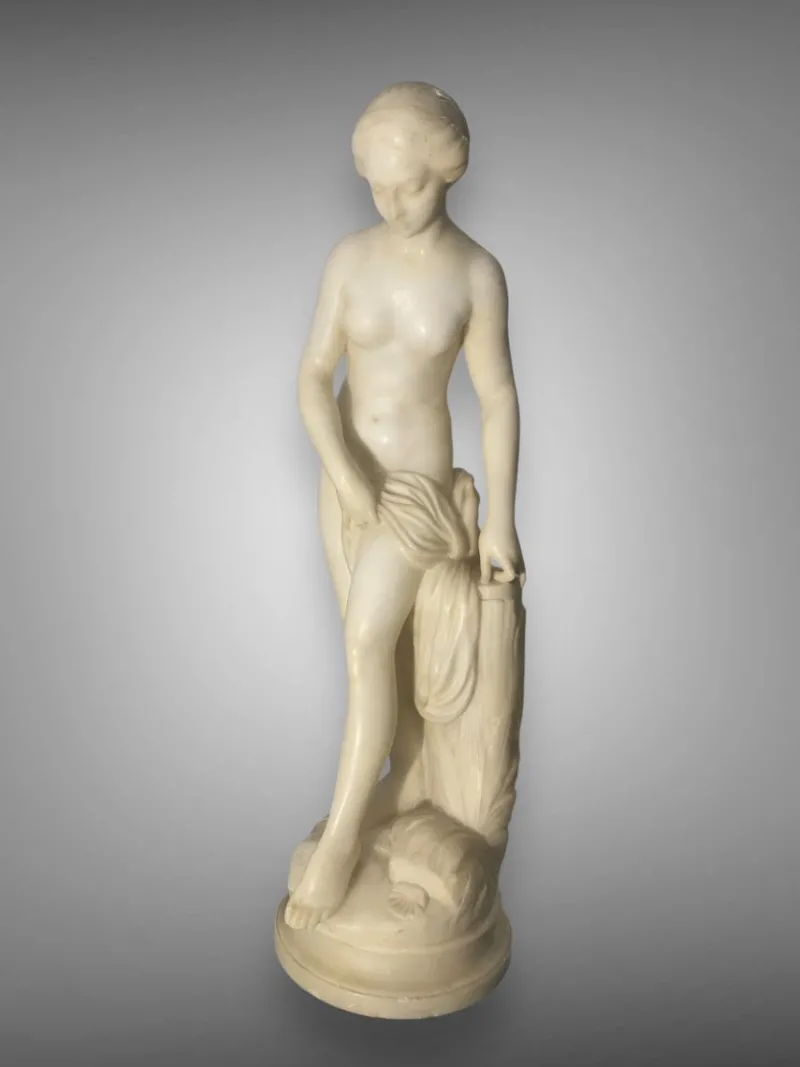 Pamono Bathing Venus Sculpture, 19th Century, Carrara Marble> Classical