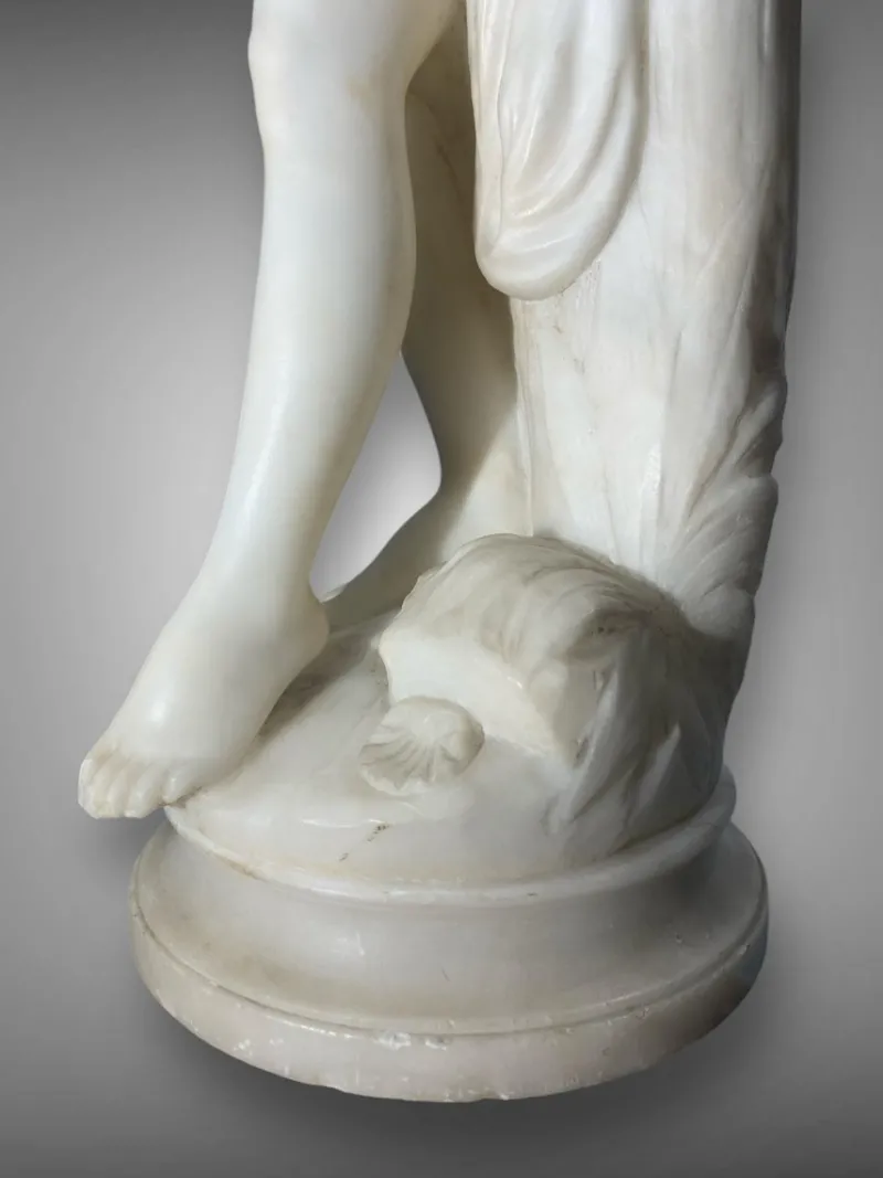 Pamono Bathing Venus Sculpture, 19th Century, Carrara Marble> Classical