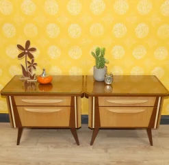Pamono Bedside Tables with Glass Top, 1960s, Set of 2> Nightstands